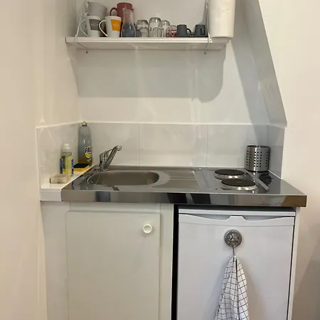 Апартаменты Brand New Studio In Central Near Opera *